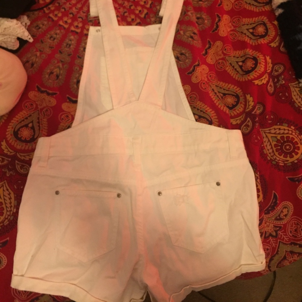 white overalls - Picture 2 of 3